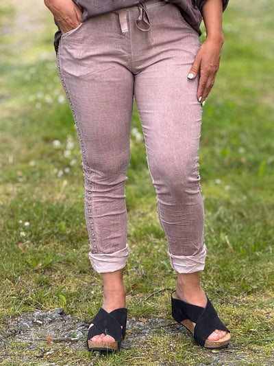 Jeggins Rosaside