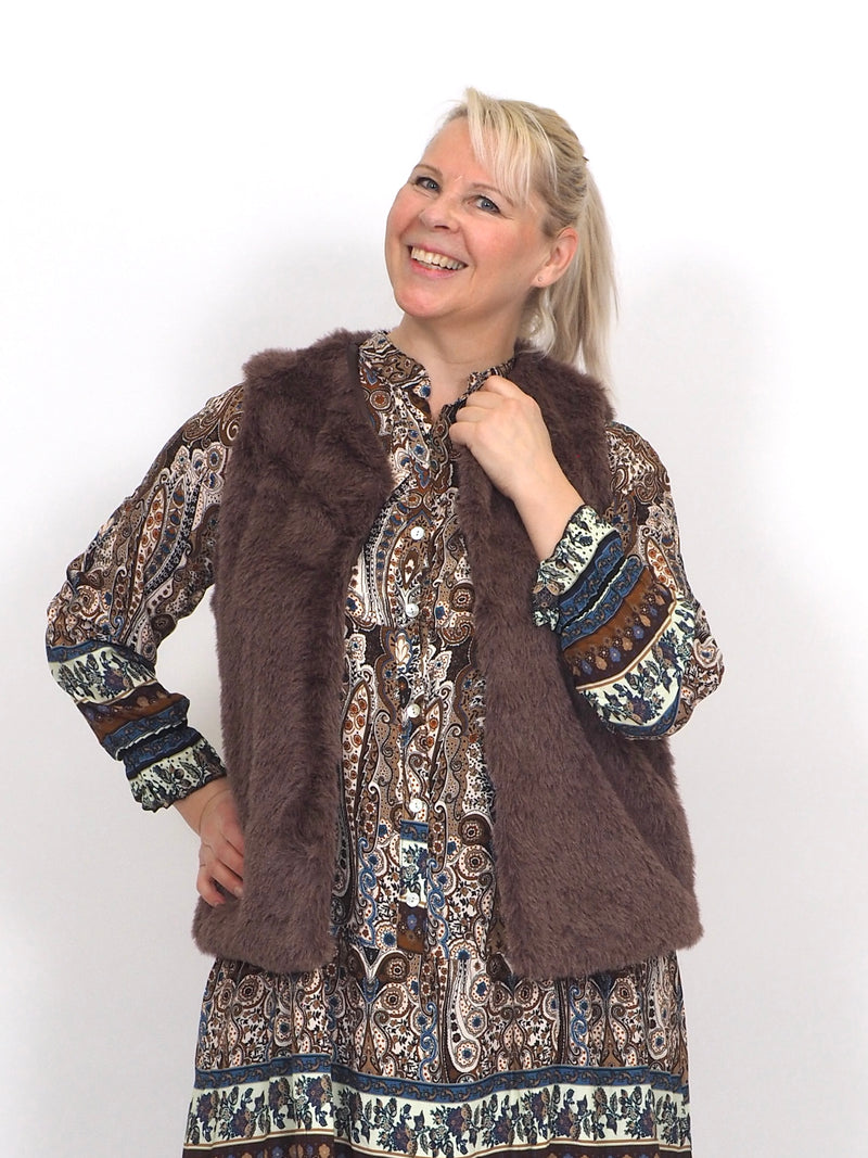 Marta du Chateau Liivi Arlette Kastanjanruskea