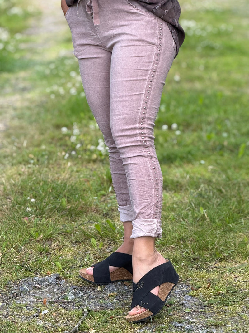 Jeggins Rosaside
