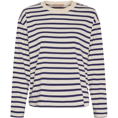 Marta du Chateau Pusero Kara