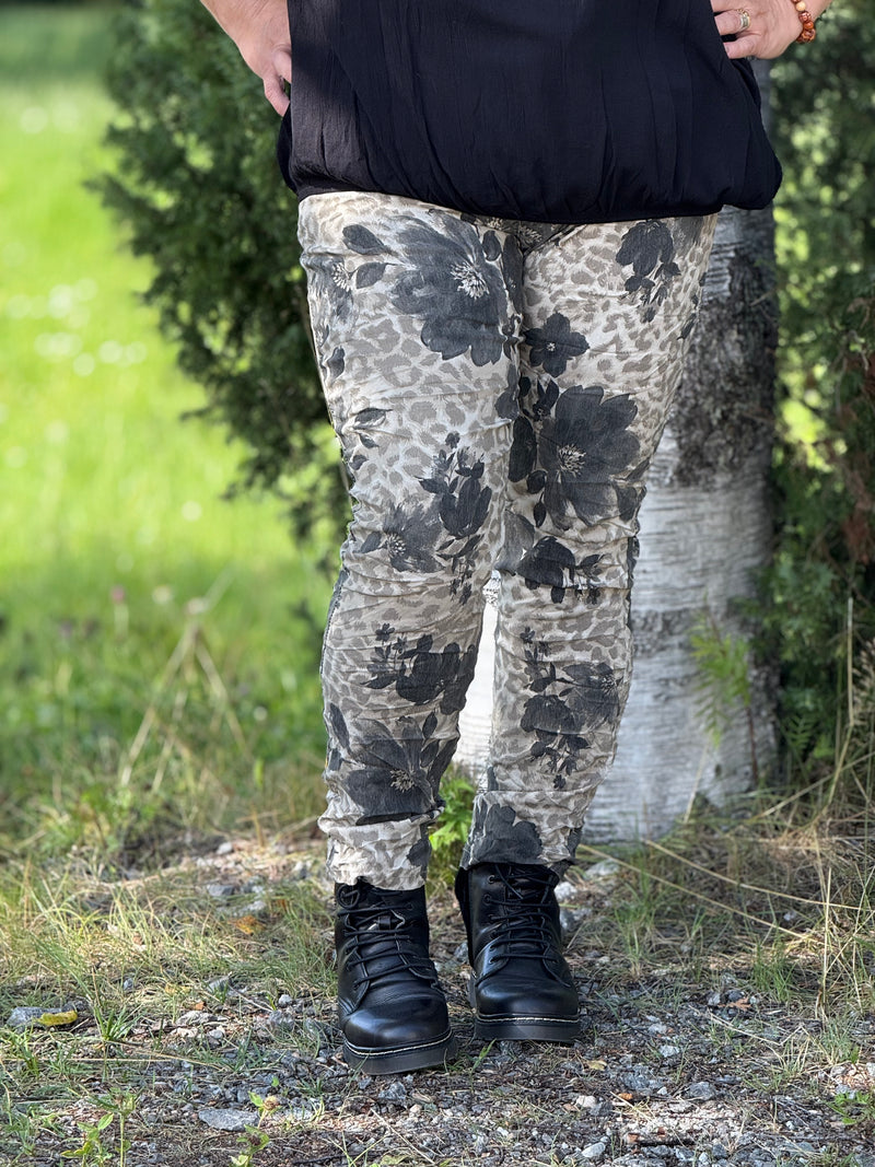 Fiini Fröökynä Jeggins Varia XL