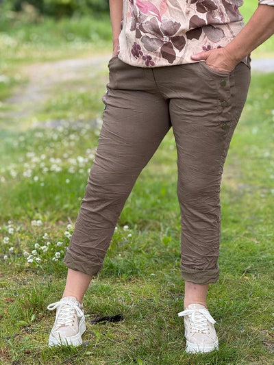Jeggins Button
