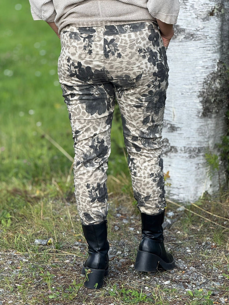 Fiini Fröökynä Jeggings Varia