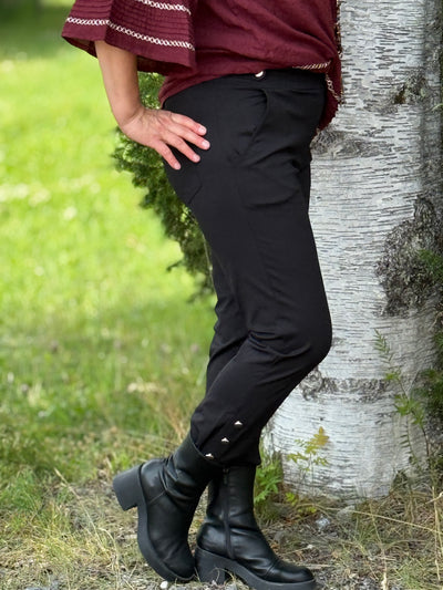 Housu Jadella