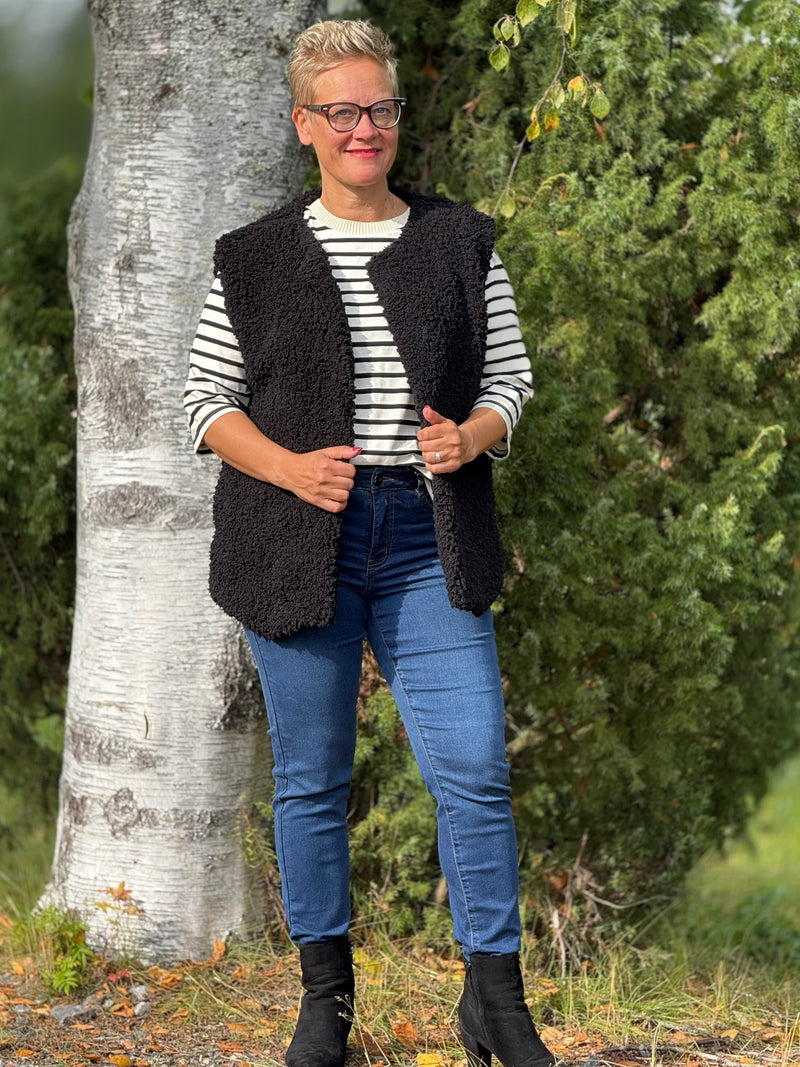 Karvaliivi Black