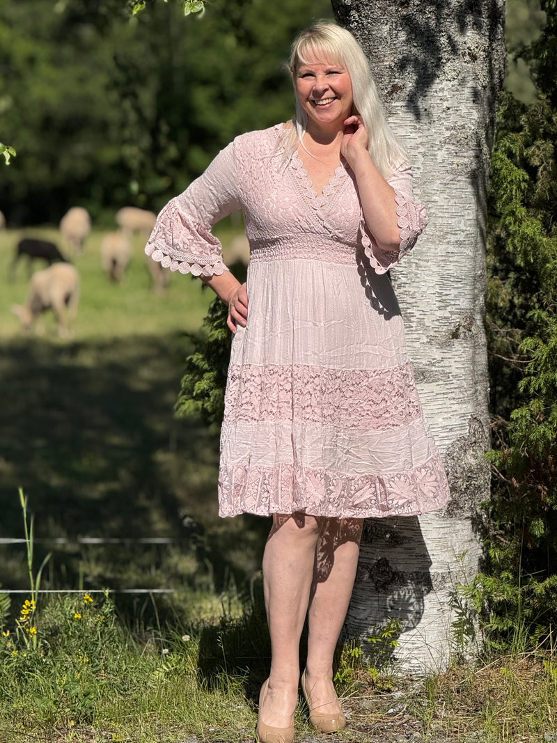 Fiini Fröökynä Lyhyt Mekko Maicci