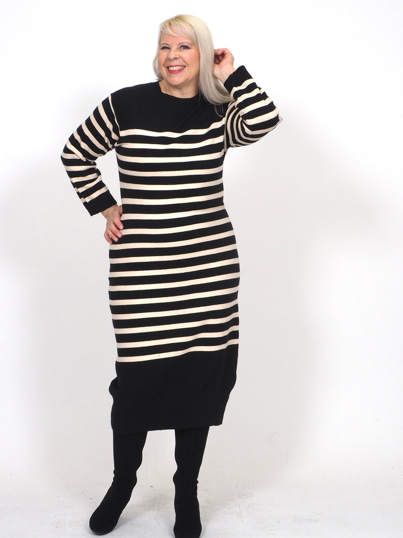 Neuletunika Poppy Musta