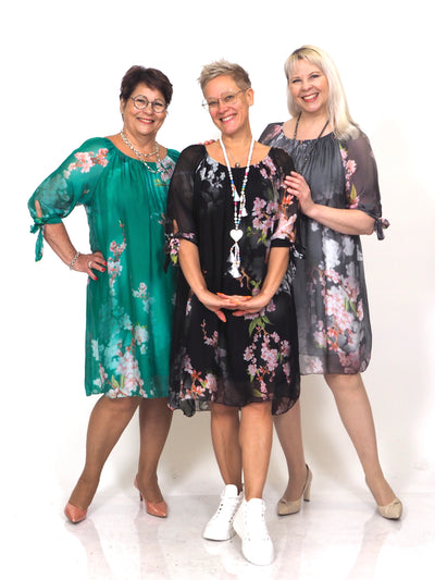 Fiini Fröökynä Silkkiviskoosimekko Rose.